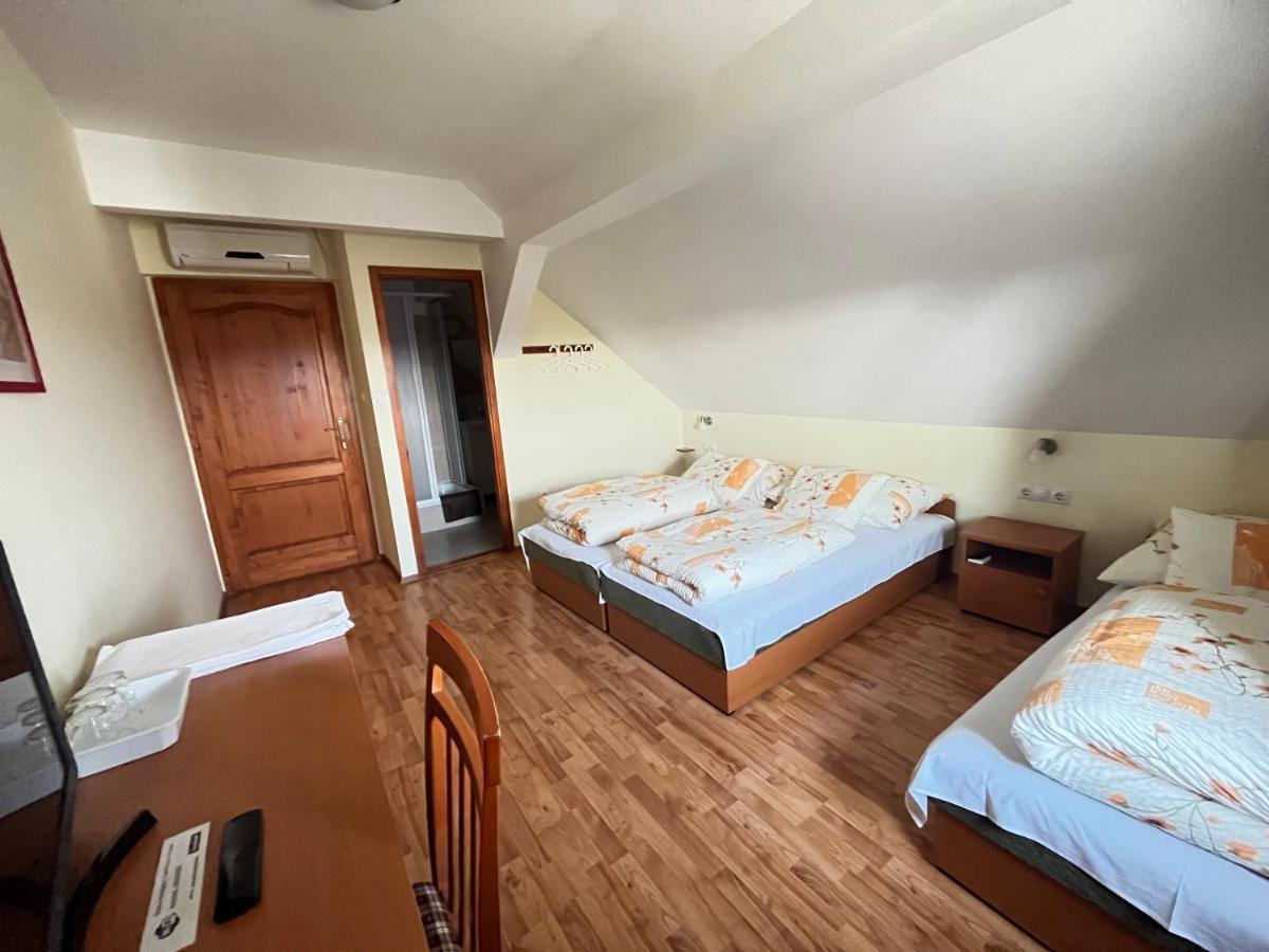 Globus Guesthouse, Vendeghaz Sormás Eksteriør bilde